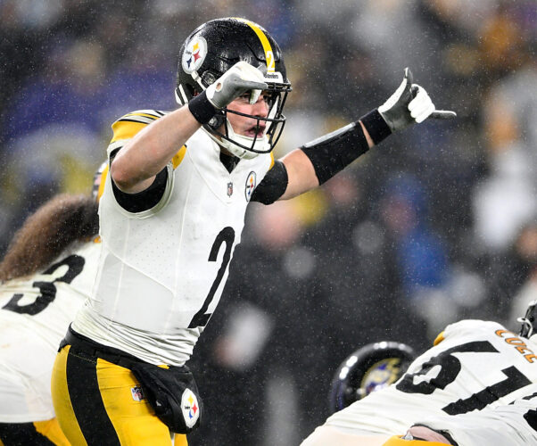 Steelers, Bills both find ways to playoffs